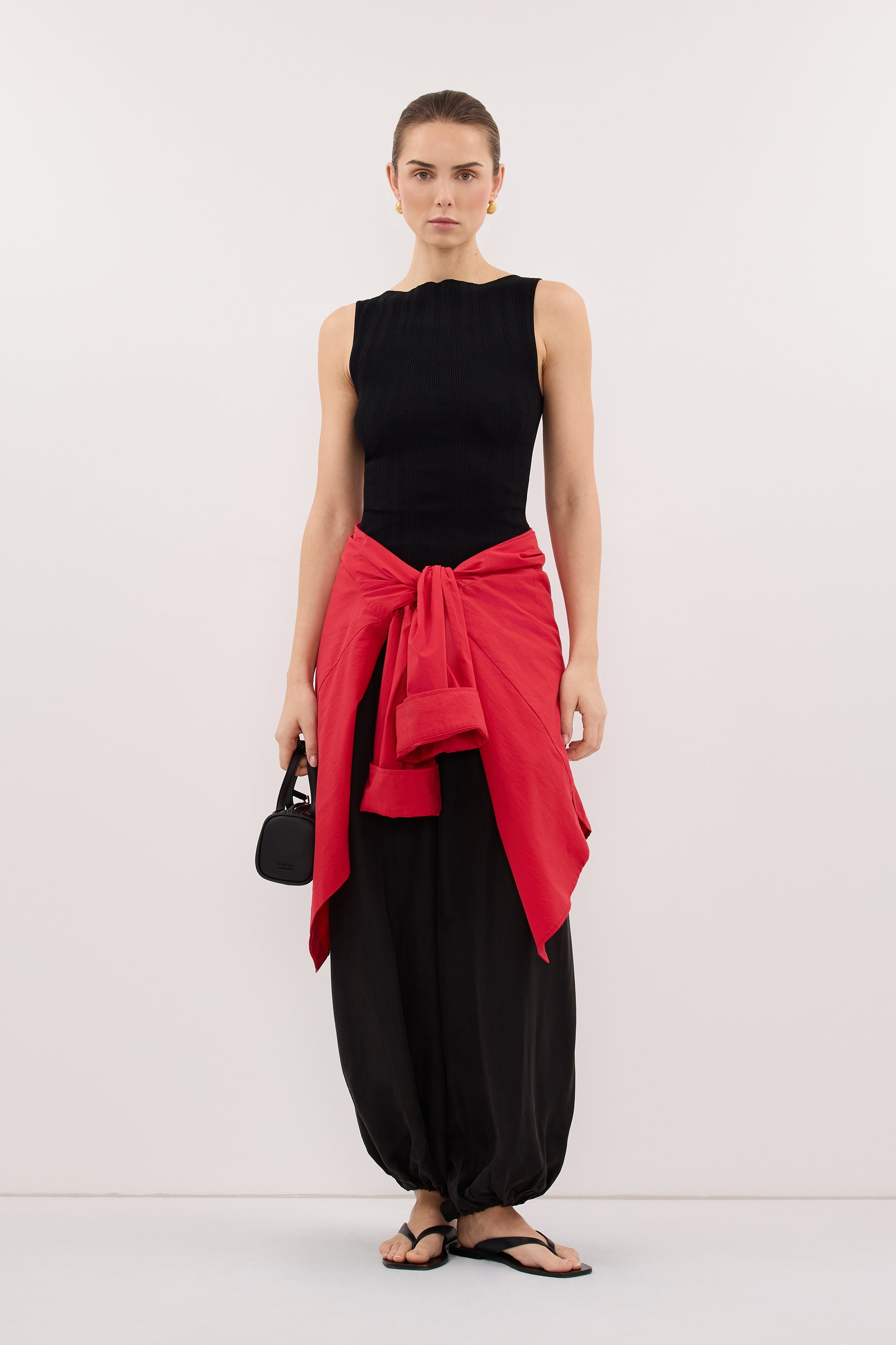 DOVE BLACK SLEEVELESS RIBBED KNIT TANK