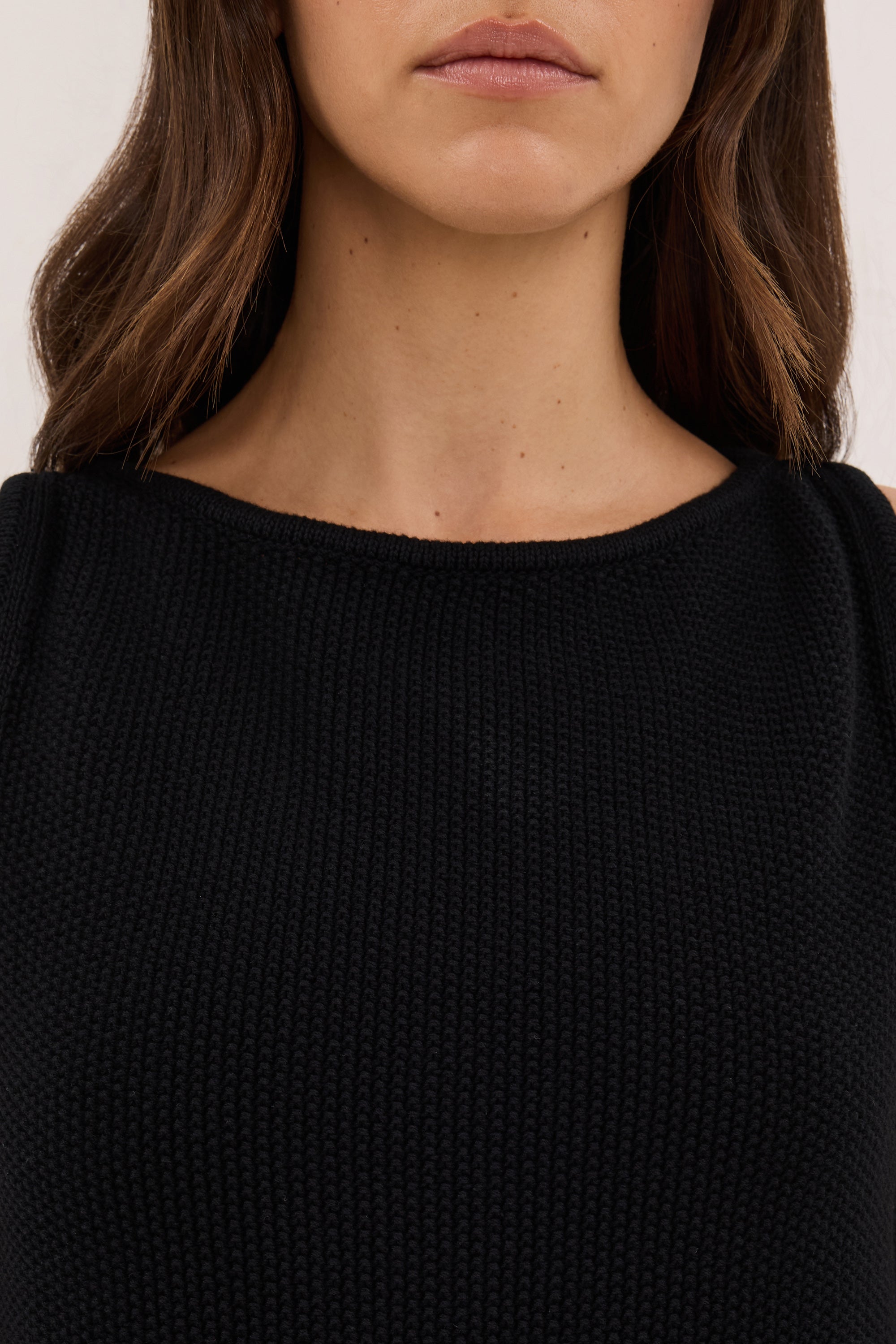 BENETTE BLACK FRINGE TUNIC TOP