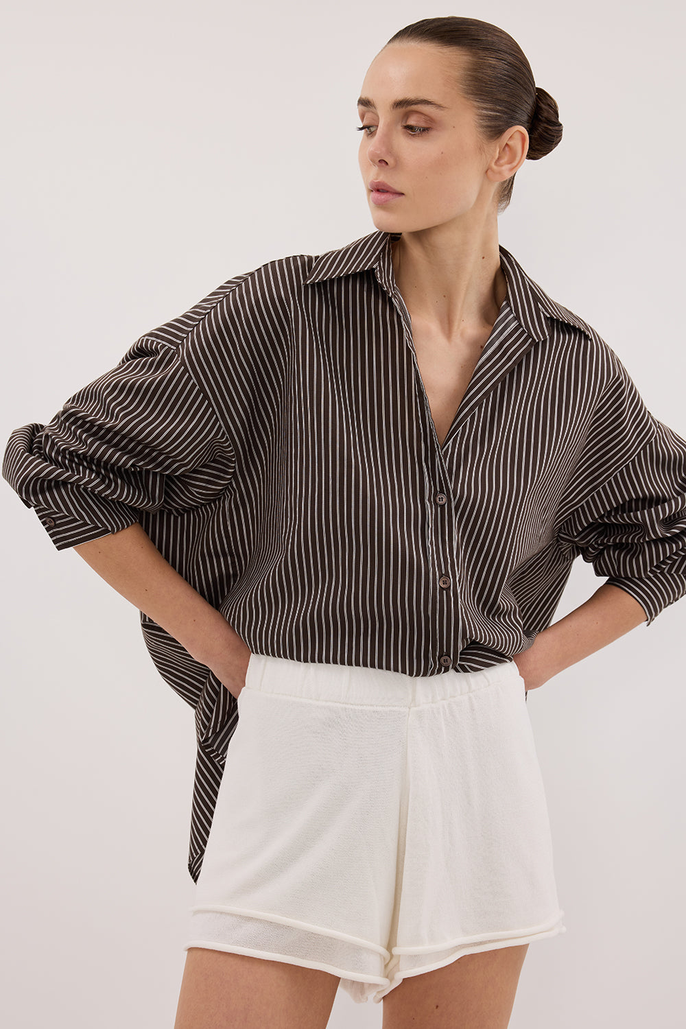 MIRA WHITE DOUBLE LAYER SHORT