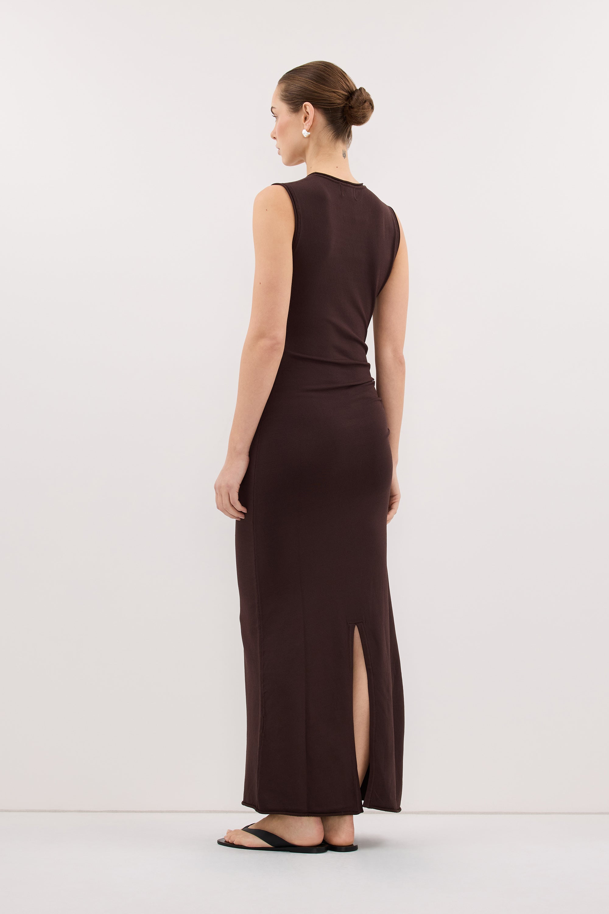 RILYNN CHOC SLEEVELESS MAXI DRESS