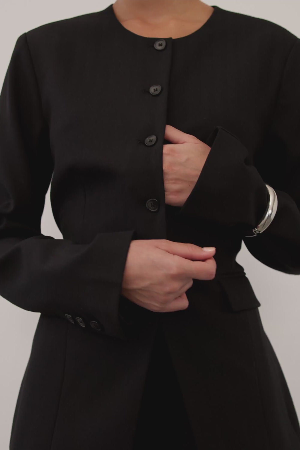CYRUS BLACK COLLARLESS BLAZER – DISSH