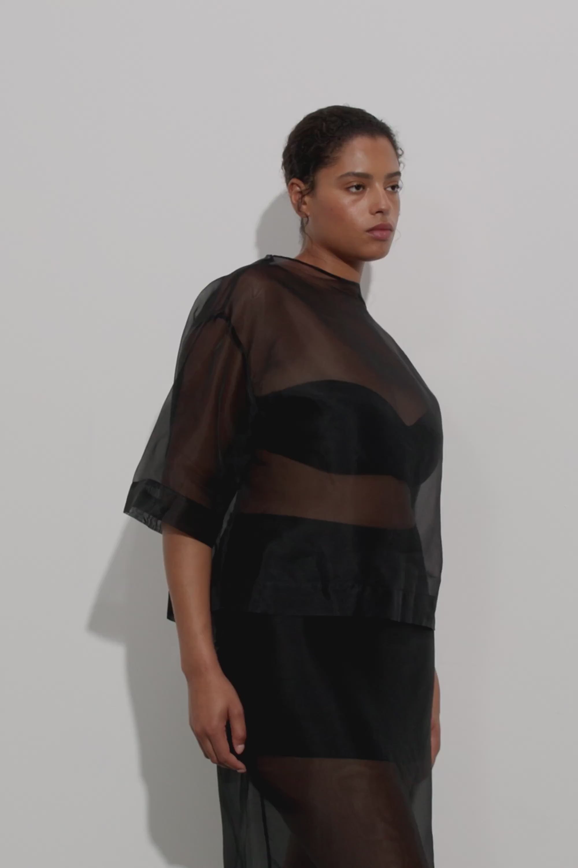 SIAN BLACK ORGANZA TEE – DISSH