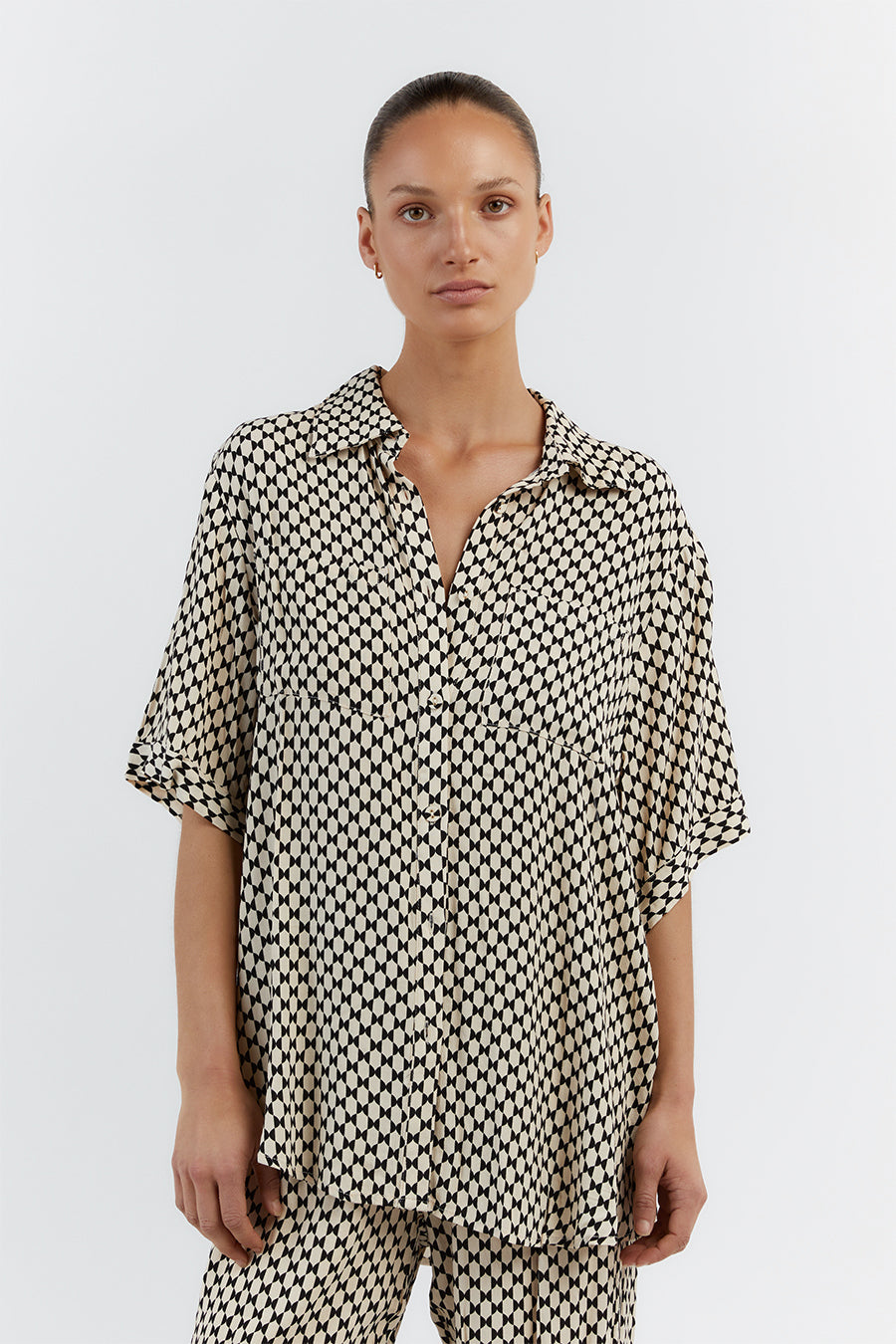 MAE BLACK/CREAM GEO VACATION SHIRT